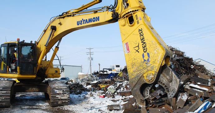 《全国最大的快3平台》 GXT 665R working in scrap handling & 回收应用程序